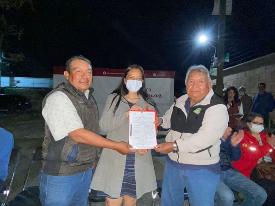 Ariadna Ayala amplia 1.2 km de alumbrado en camino a Juan Uvera, Atlixco