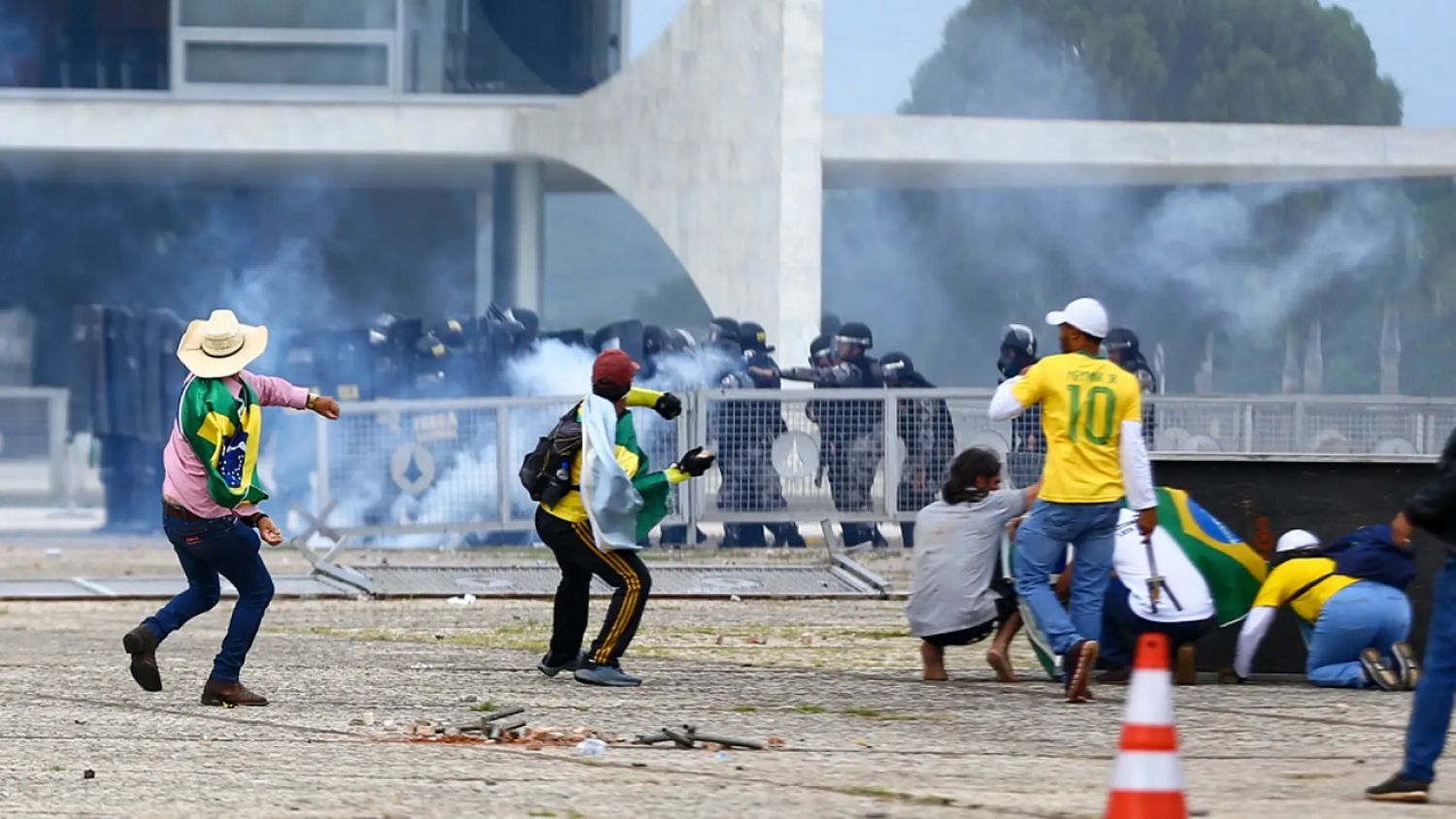 Comienza Brasil búsqueda de responsables de asalto a sedes del gobierno y otras instituciones