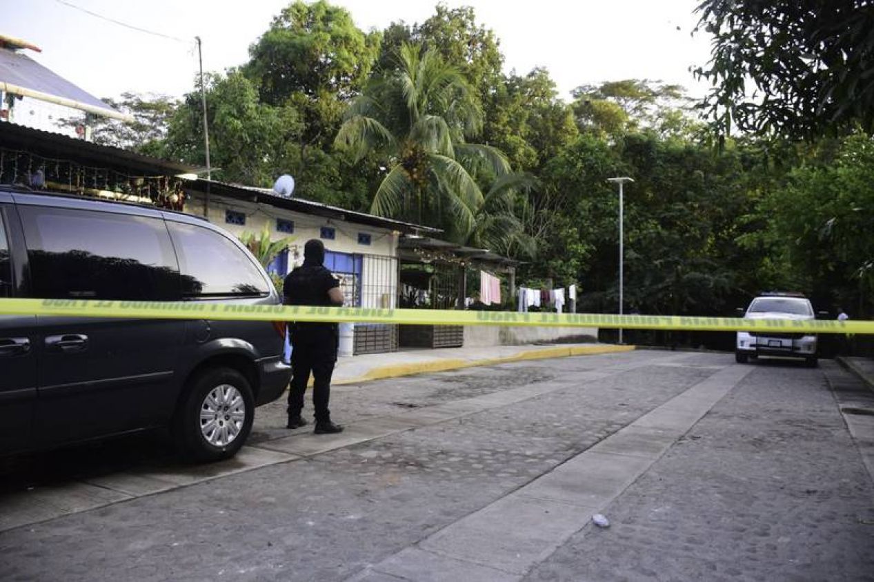 Balacera en Ensenada deja un policía muerto y tres más heridos