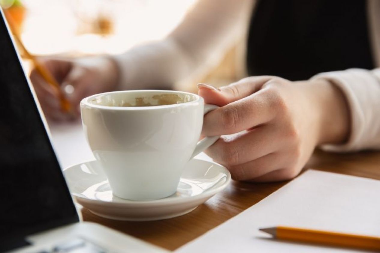 ¿Tomas más de 4 tazas de café al día? cuidado, podría provocarte algunos malestares