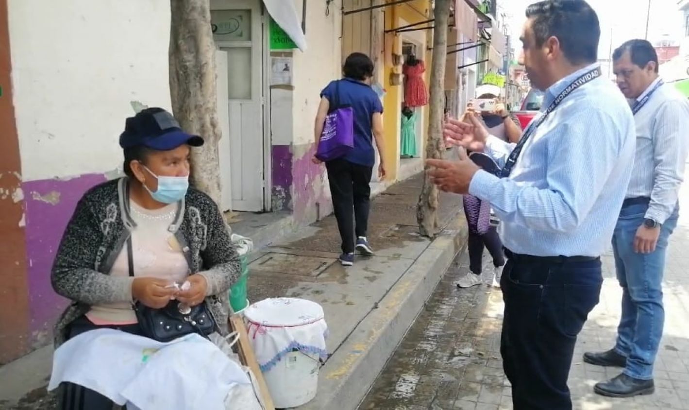 Con operativo exhortan a vendedores ambulantes a despejar calles aledañas al mercado Cosme Del Razo en SPCH