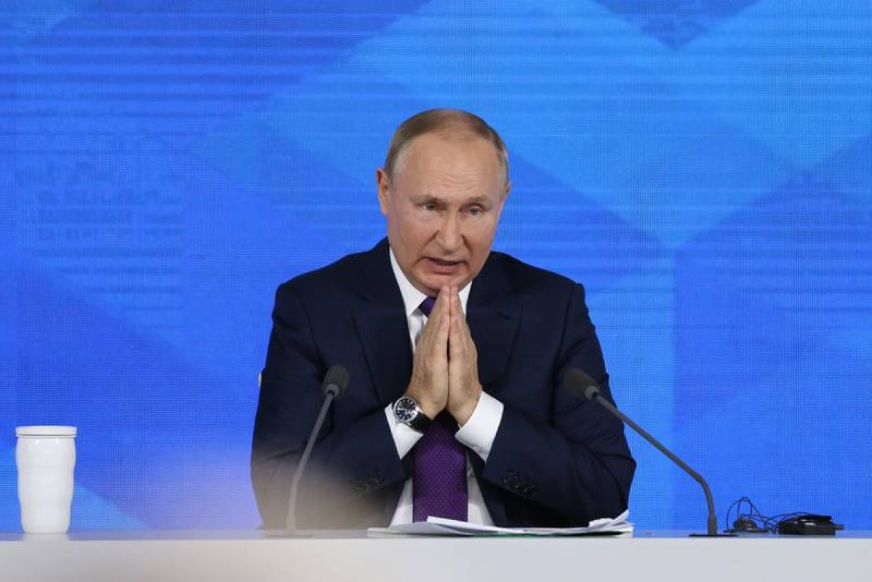 Corte Penal Internacional acusa a Putin de robo de niños de Ucrania; ordena su detención