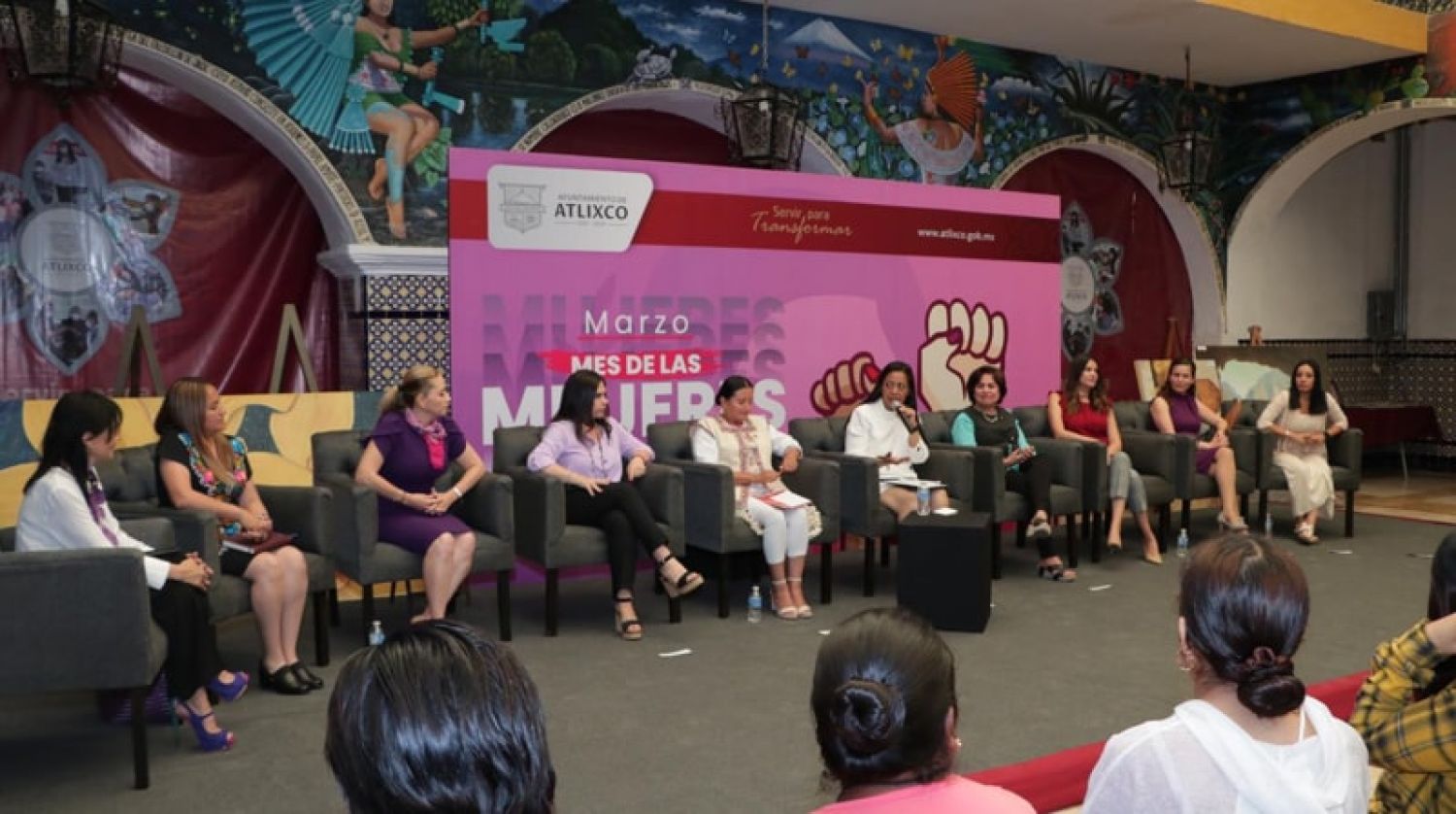 Ariadna Ayala, reúne en Atlixco a mujeres destacadas del ámbito político y empresarial