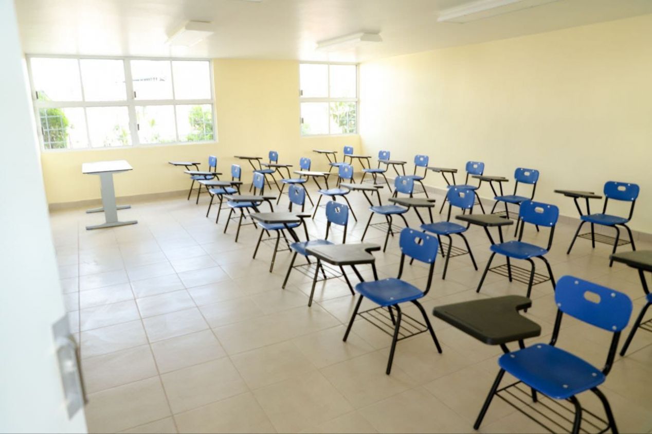Inaugura Mundo Tlatehui rehabilitación de la Primaria 24 de Febrero en Tlaxcalancingo  