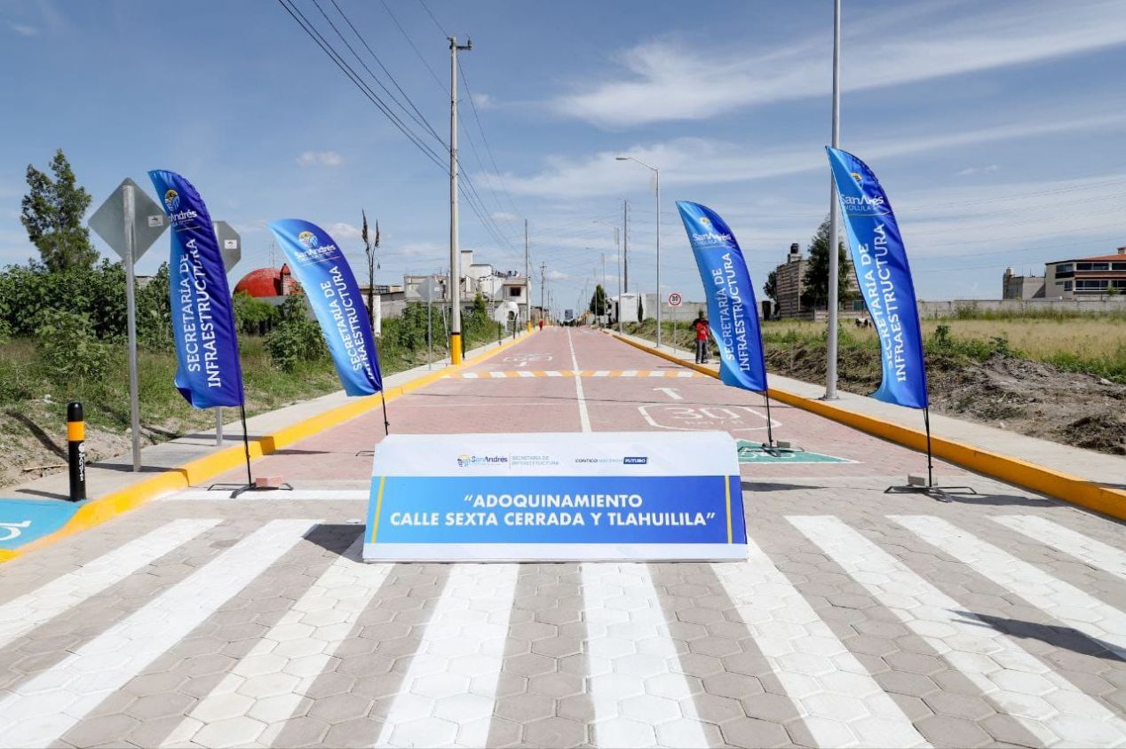 Inaugura Mundo Tlatehui el adoquinamiento de la calle Sexta Cerrada y Tlahuilila en la cabecera municipal