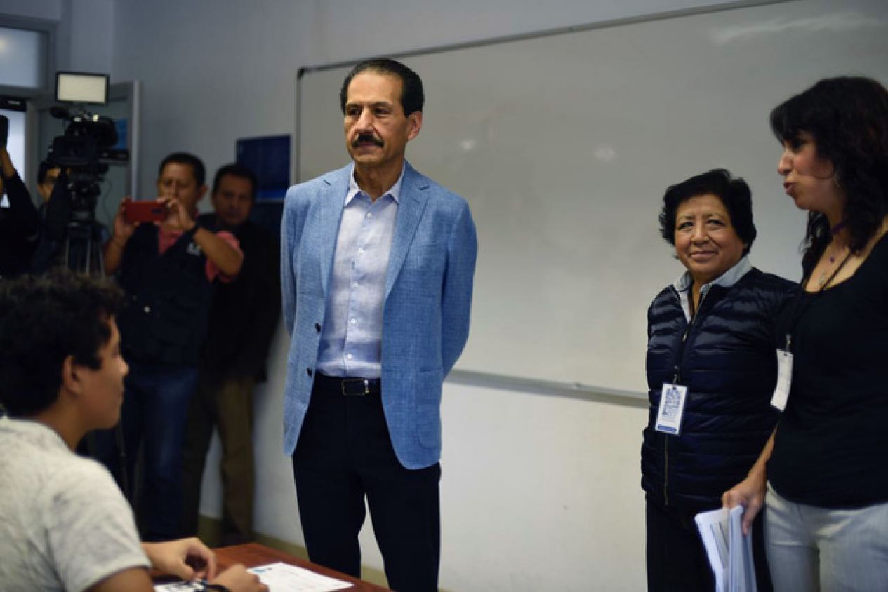 BUAP colaborará con el nuevo gobernador del estado de Puebla: Esparza Ortiz