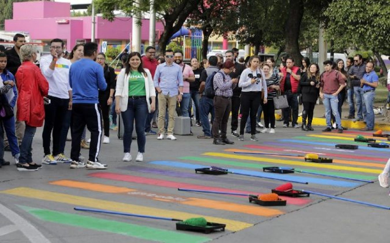 Impugnará Ayuntamiento resolución de Tribunal para quitar colores de la bandera LGBTI de cruce peatonal