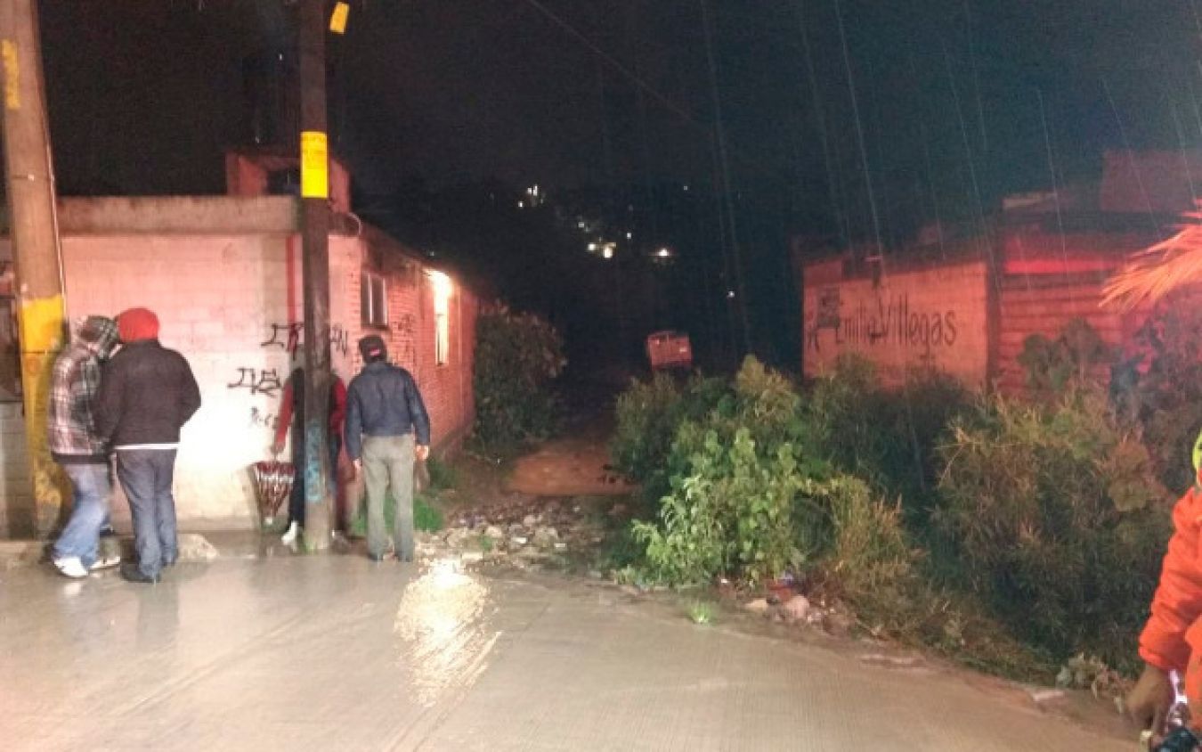 Claudia Rivera garantiza apoyo a afectados por deslave en Santo Tomás Chautla