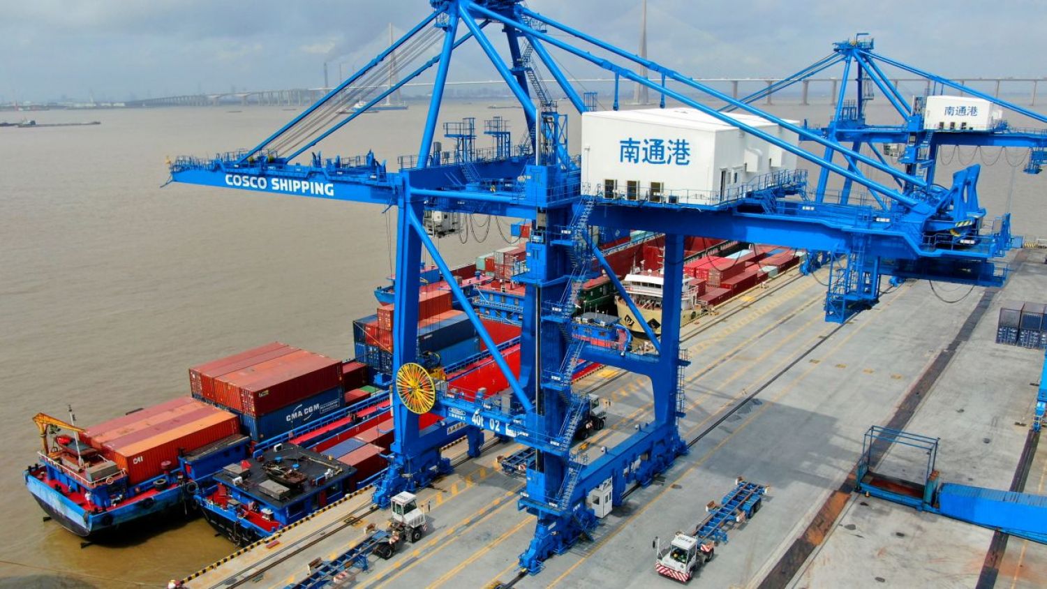 China contraataca en pugna comercial con EU y anuncia nuevos aranceles