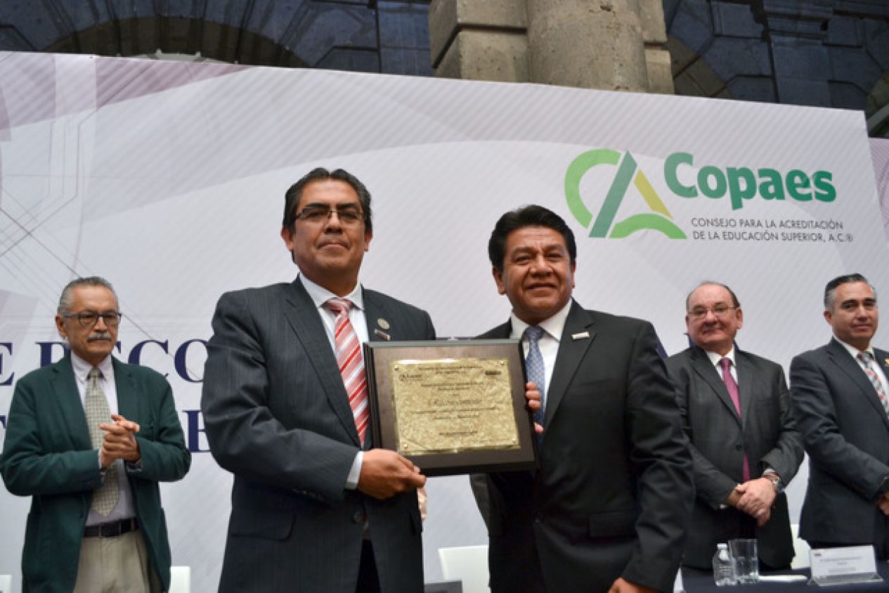 Ingeniería Civil BUAP recibe reconocimiento por CACEI