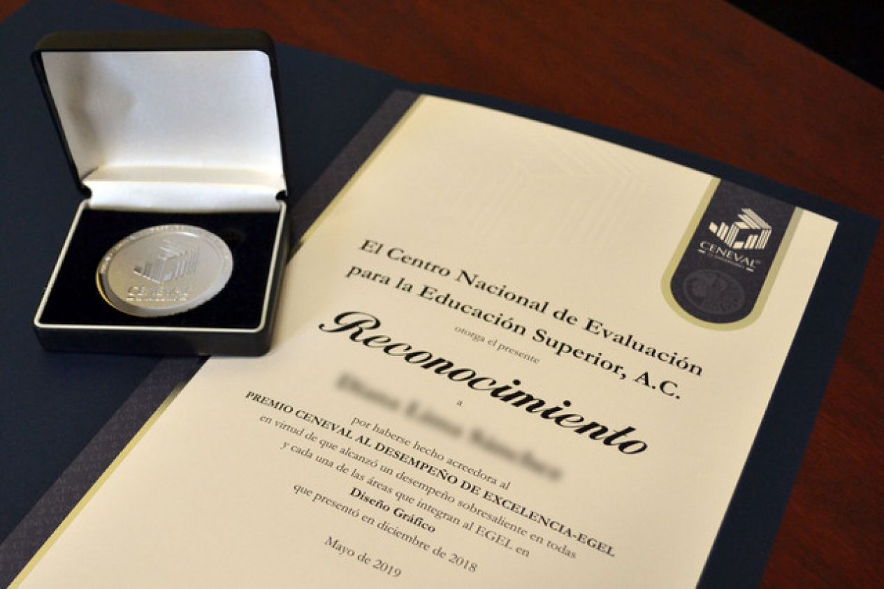 Estudiantes BUAP forman parte del 2 % que obtiene el Premio Ceneval