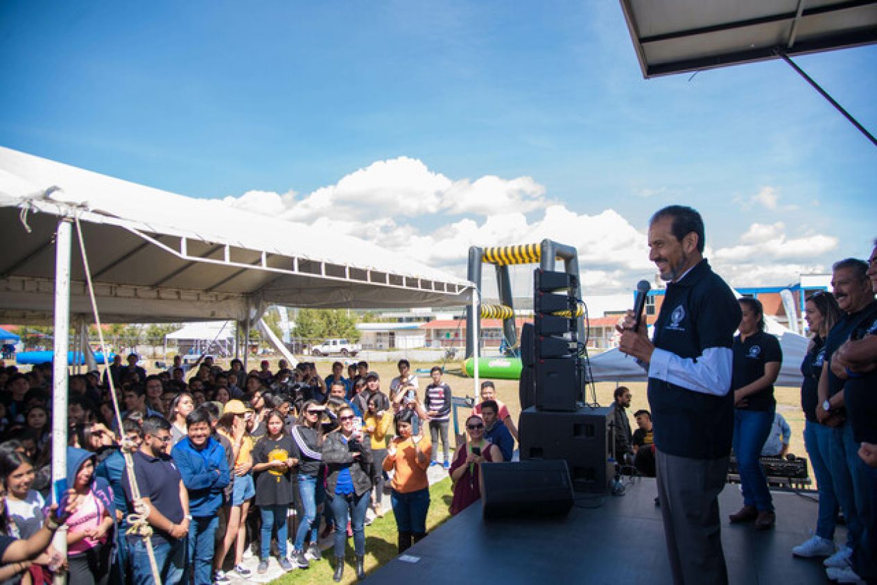 Esparza Ortiz da la bienvenida a estudiantes del Complejo Regional Norte