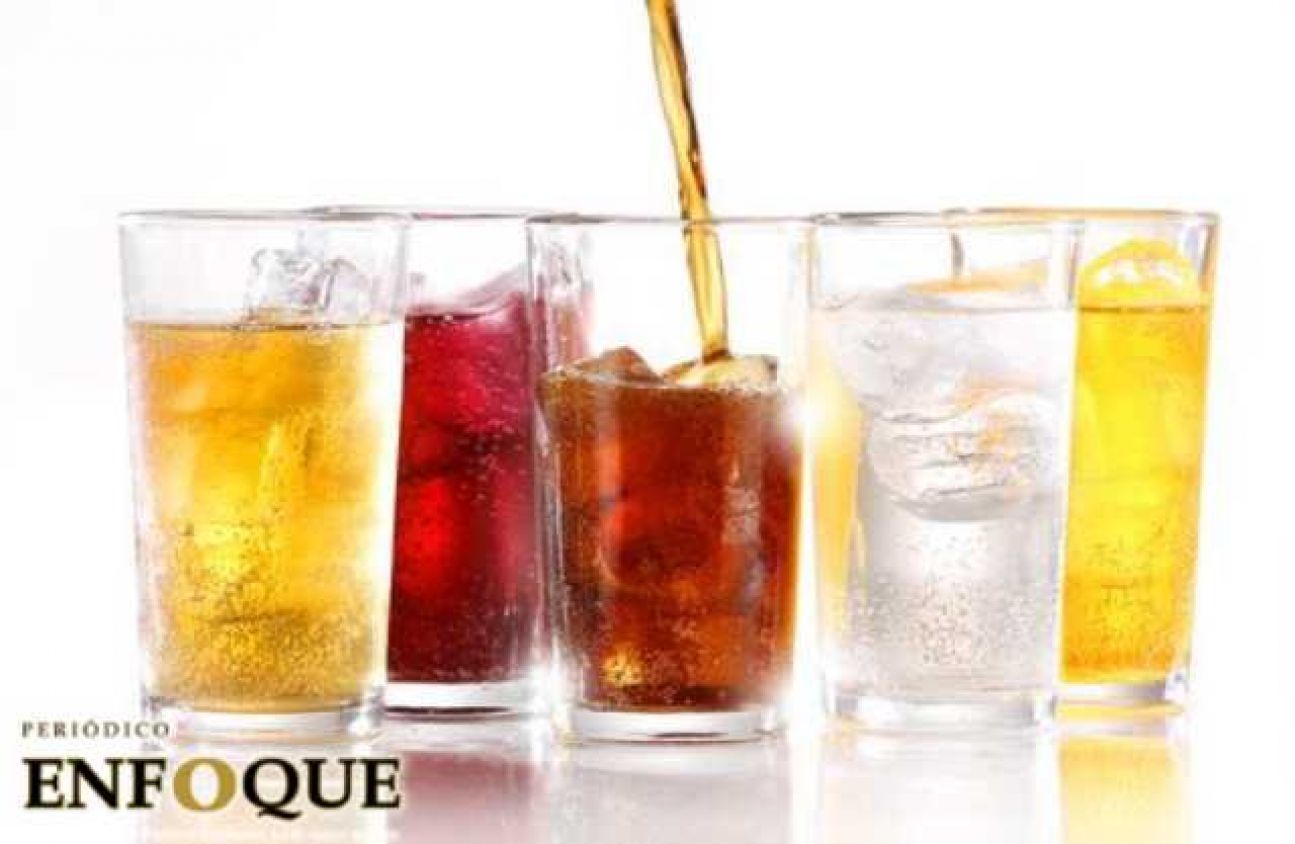 ¿Los refrescos sin azúcar engordan?