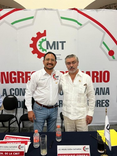 Rinde protesta Arturo Saavedra como dirigente de la Federación Mexicana Independiente De Trabajador