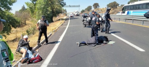 Pareja de motociclistas herida tras ser arrollada sobre carretera El Molinito-Texmelucan