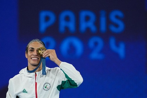 Imane Khelif denuncia ciberacoso tras críticas sobre su género