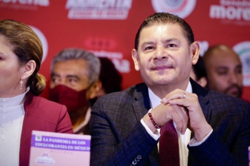 Armenta pide inclusión a aspirantes de Morena a la alcaldía de Puebla