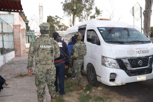 Cuatro sujetos detenidos deja hallazgo de 42 migrantes, en Xaltocan