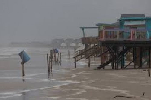 “Beryl” toca tierra en Texas como huracán categoría 1 