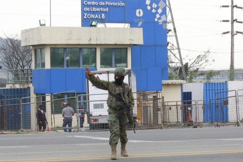 Motín en cárcel de Ecuador deja dos muertos y cuatro heridos