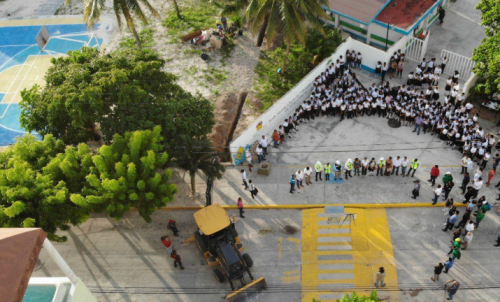 SEQ niega cierre de secundaria frente al mar y promete rehabilitación