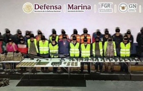 Nuevo León: Detienen a 27 Personas con Armas y Equipo Táctico, Incluidos 7 Menores
