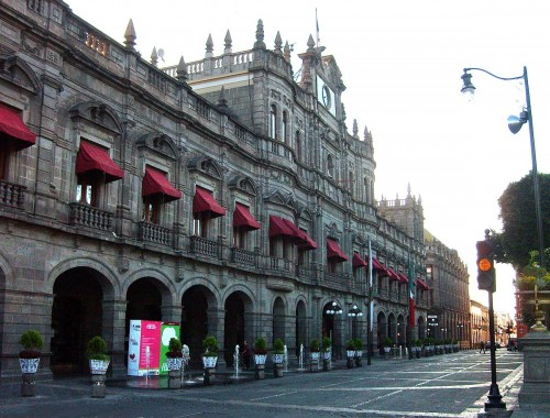 Cabildo de Puebla aprueba renovación de Mesas Directivas vecinales y reformas en materia de igualdad, bioética y finanzas