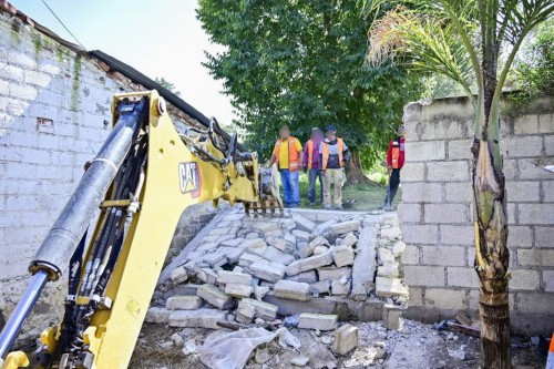 Rescatan vialidades bloqueadas en tres comunidades de Tlaxcala