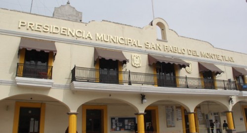 Comerciantes de San Pablo del Monte exigen alto a abusos y cobros