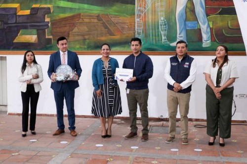 Fortalece Lupita Cuautle la atención ciudadana con capacitación en trámites