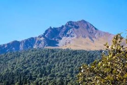 Protestan en Tlaxcala contra ecoparque en La Malinche ante Sheinbaum