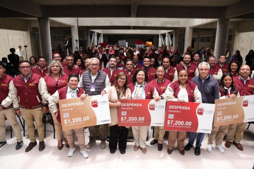Supervisan obra educativa en UPTx y entregan vales a su personal