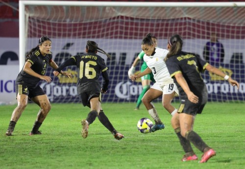 Tlaxcala celebra triunfo de la Selección Femenil ante Uruguay 1-0