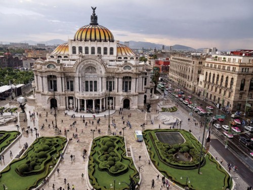 México es un país de contrastes donde cada ciudad tiene algo especial que ofrecer. Ya sea por su historia, su gastronomía, su música o sus paisajes, recorrer sus ciudades es descubrir un mosaico de tradiciones y modernidad que hacen de este país un destino único en el mundo.