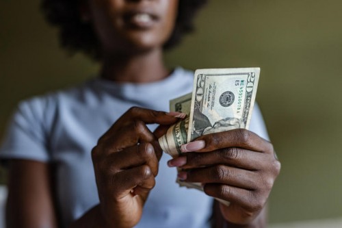 ¿Cómo mejorar tus finanzas en 2025? 5 tips para lograrlo sin morir en el intento