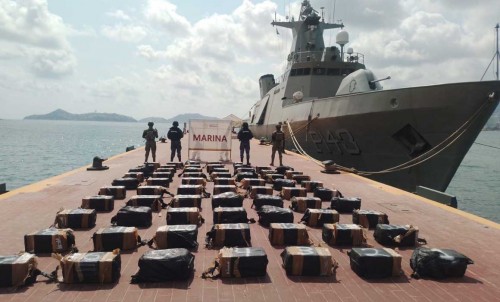 Semar asegura 1.3 toneladas de cocaína frente a costas de Guerrero