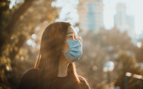 La luz solar desactiva al coronavirus 8 veces más rápido de lo que creíamos 