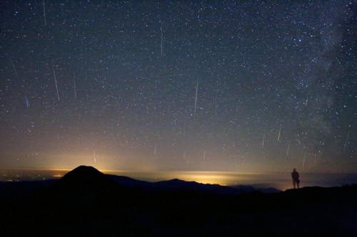 Esta noche habrá lluvia de estrellas; así podrás apreciar las Gemínidas desde México