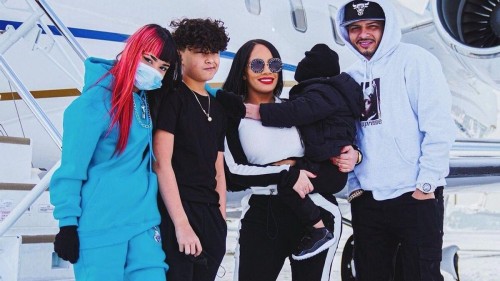 El productor musical “Flow La Movie” y su familia fallecen en accidente aéreo
