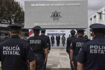 Marco Mena inaugura oficinas de la dirección de seguridad pública y entrega carros de bomberos