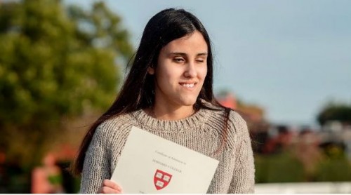 La historia de Milagros, la joven ciega que aprendió inglés sola y estudiará sin costo en Harvard