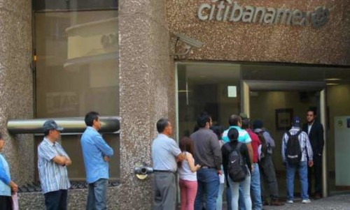 ¿Abrirán los bancos este lunes 15 de marzo en México?