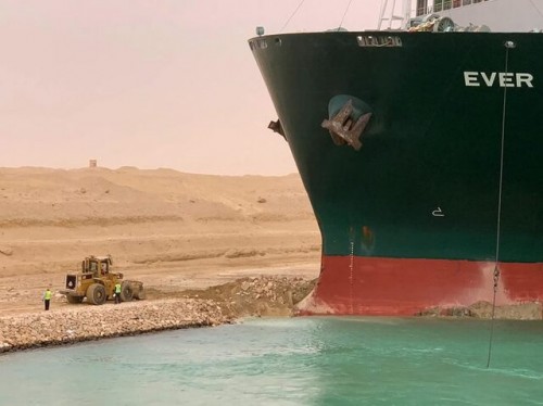 Por qué la Superluna de marzo ayudó a desbloquear el canal de Suez