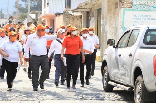 Fernando Castellanos reconoce su compromiso con pobladores de Calpan