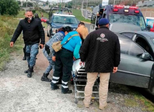 Policías y ciudadanos apoyan en labor de parto