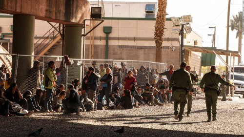 Detención de inmigrantes en EEUU casi se duplicó este 2022