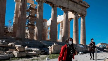 Elimina Grecia el uso obligatorio de la mascarilla por primera vez desde el inicio de la pandemia