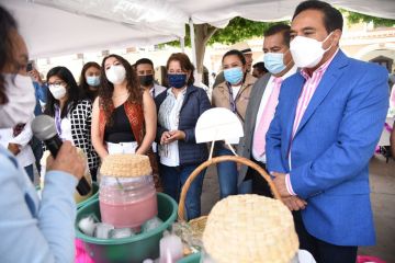 Alcalde de Tlaxcala participio en la macro expo de venta de productos