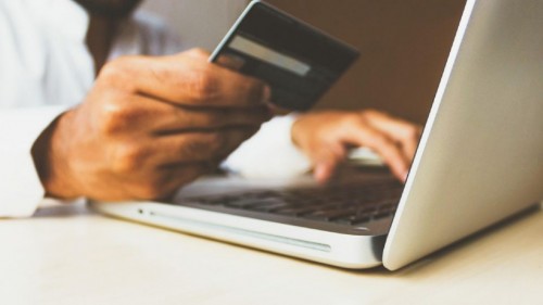 ¿El aumento a la tasa de interés afectará tus préstamos y tus tarjetas de crédito? Te explicamos