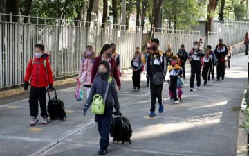 No habrá suspensión de clases por jornada de vacunación contra el Covid-19 en Puebla